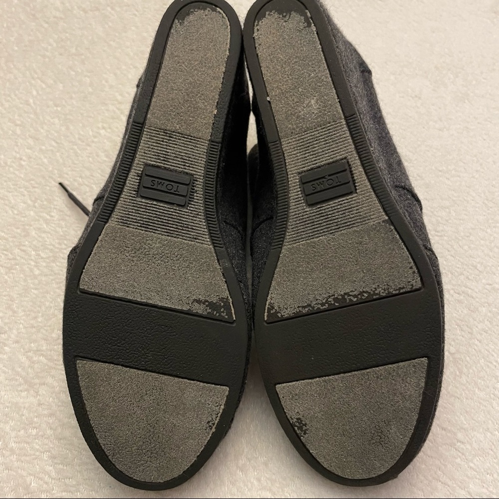 Toms Lace-up Gray Flannel Wedge Booties. Size 8.5 - Picture 8 of 9